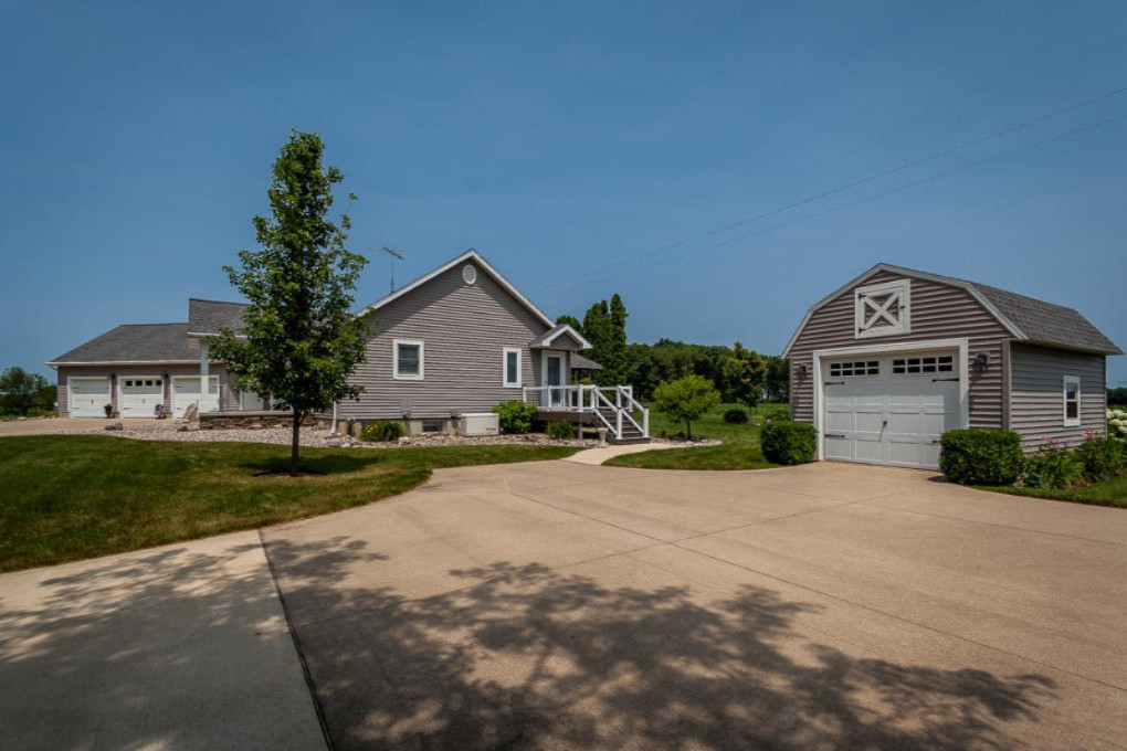 10875 Rainey Road Litchfield, MI 49252 - Photo 3 of 36 IMG_3917