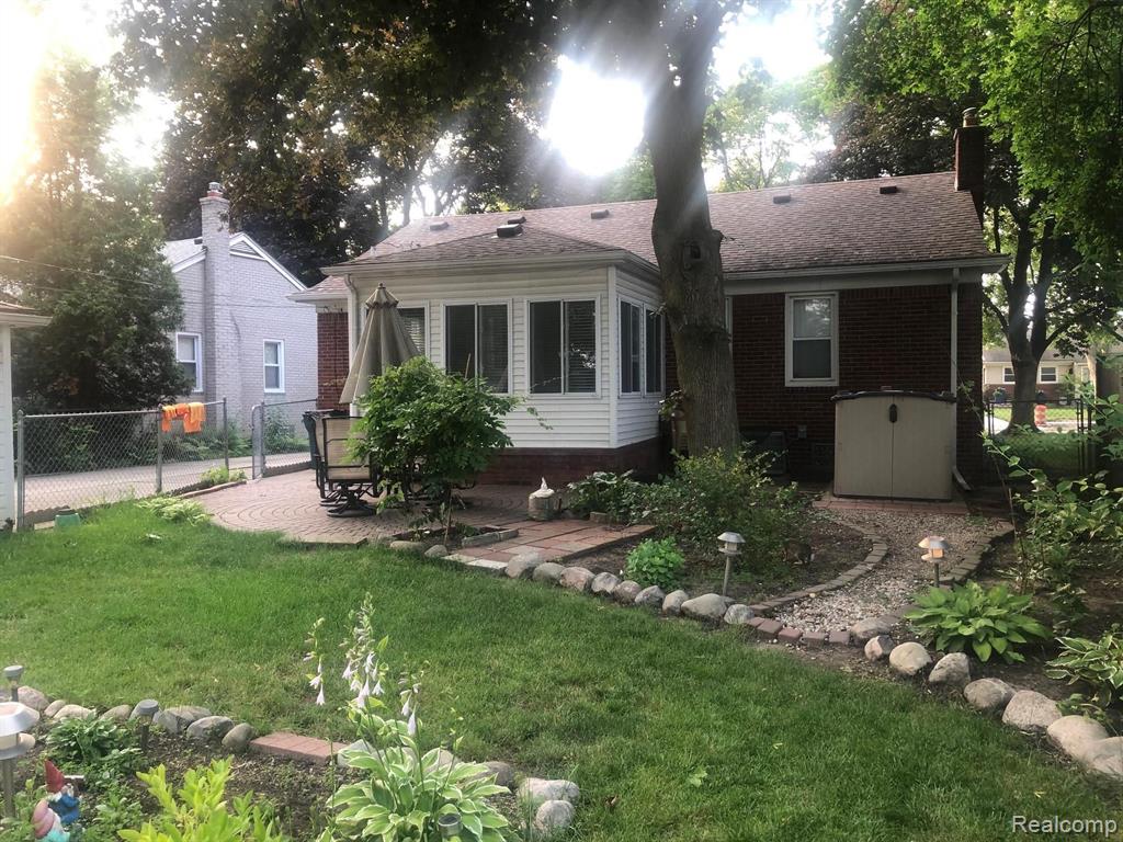 3625 Rockingham Road Royal Oak, MI 48073 - Photo 33 of 35