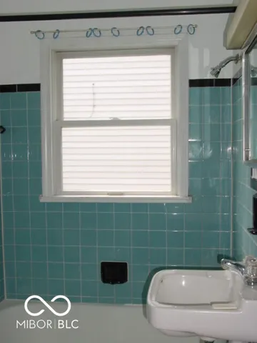 $1,195 | 805 Berkley Road, Indianapolis, IN 46208