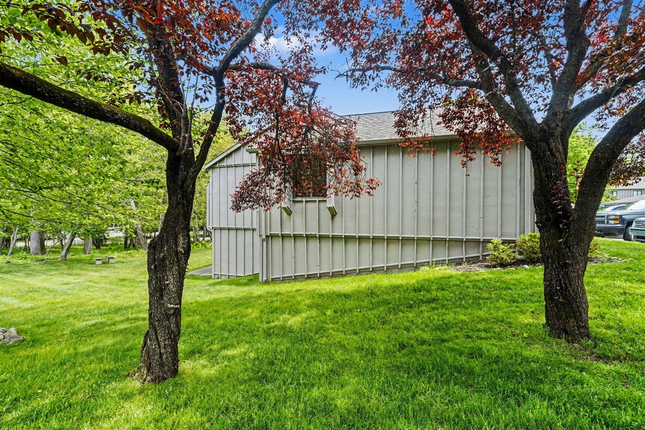 3750 Cedaridge Road Kalamazoo, MI 49008 - Photo 28 of 37