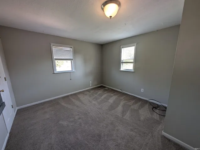 $199,900 | 301 Hawk Lane, Oaktown, IN 47561