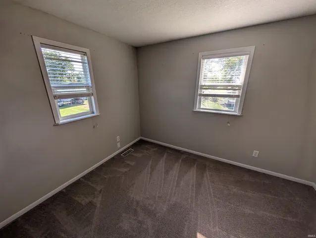 $199,900 | 301 Hawk Lane, Oaktown, IN 47561