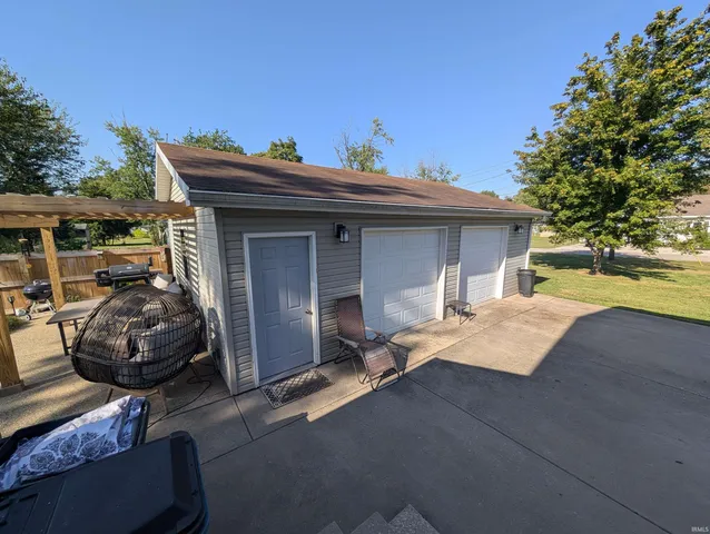 $199,900 | 301 Hawk Lane, Oaktown, IN 47561