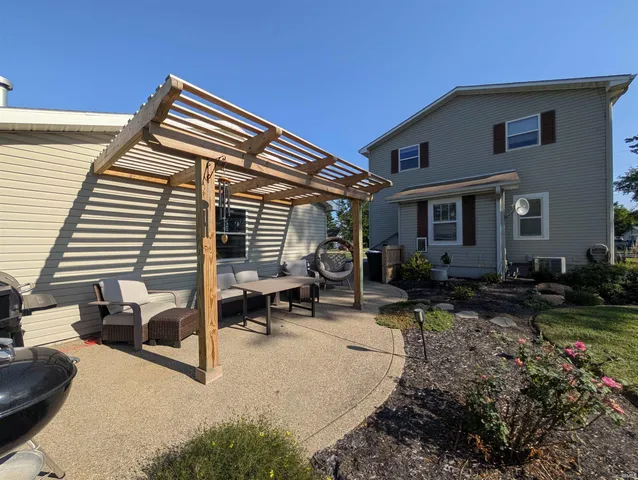 $199,900 | 301 Hawk Lane, Oaktown, IN 47561