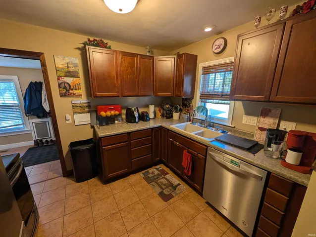 $199,900 | 301 Hawk Lane, Oaktown, IN 47561