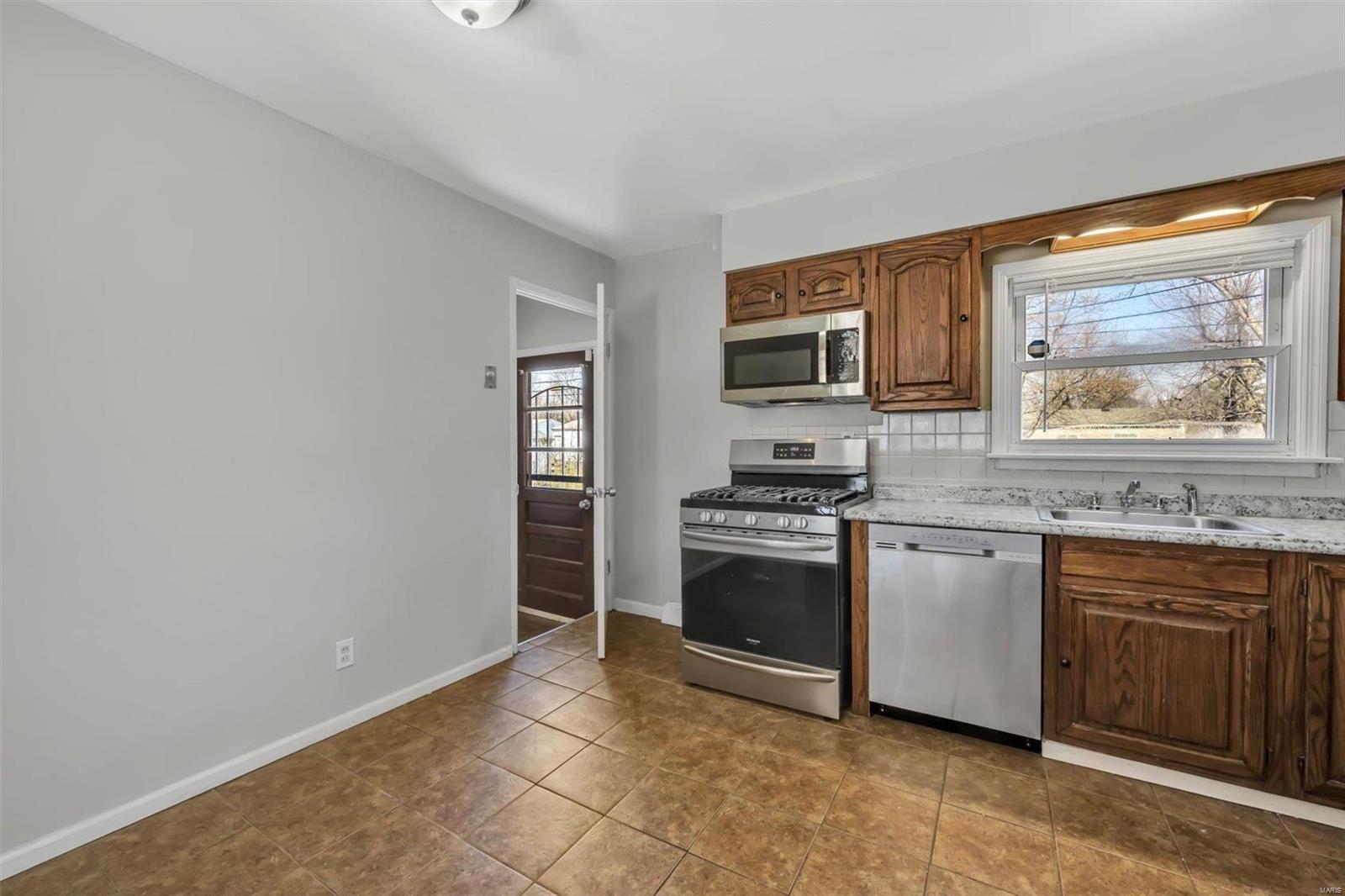 1201 Rhea Avenue St. Louis, MO 63138 - Photo 11 of 30