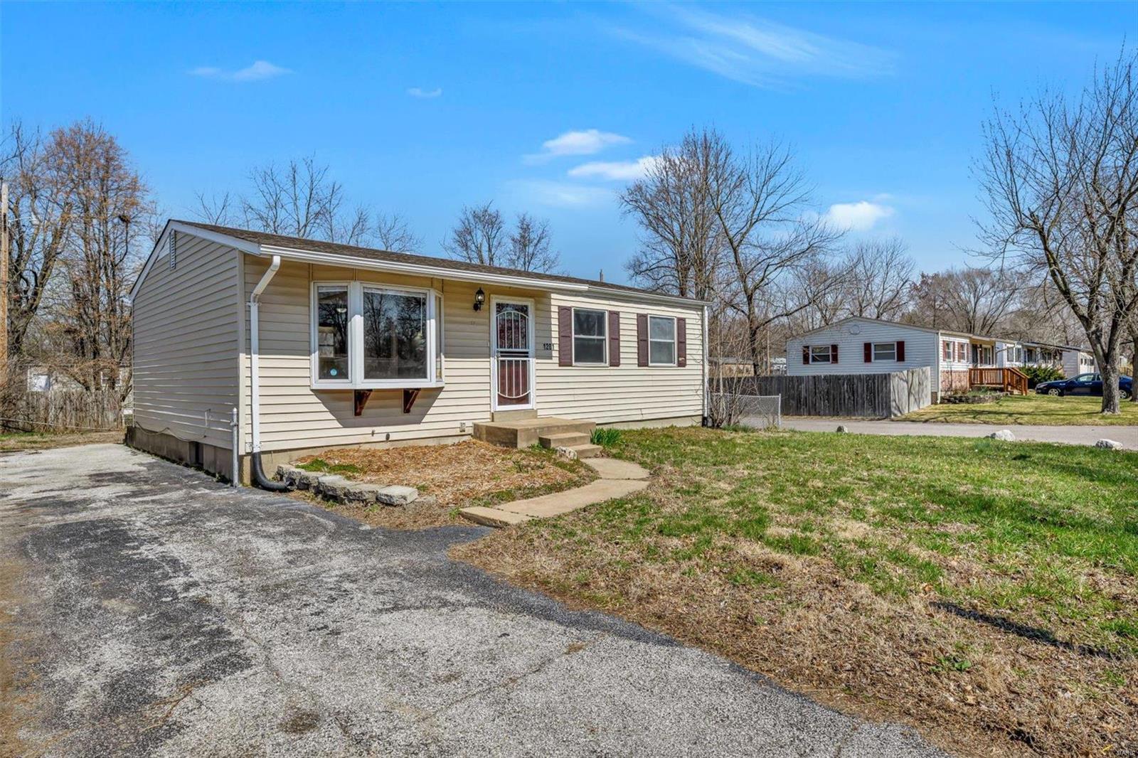 1201 Rhea Avenue St. Louis, MO 63138 - Photo 3 of 30