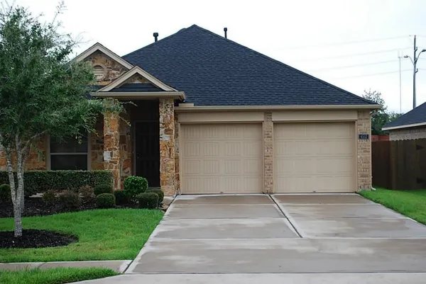 $2,100 | 4510 Long Creek Drive, Fresno, TX 77545