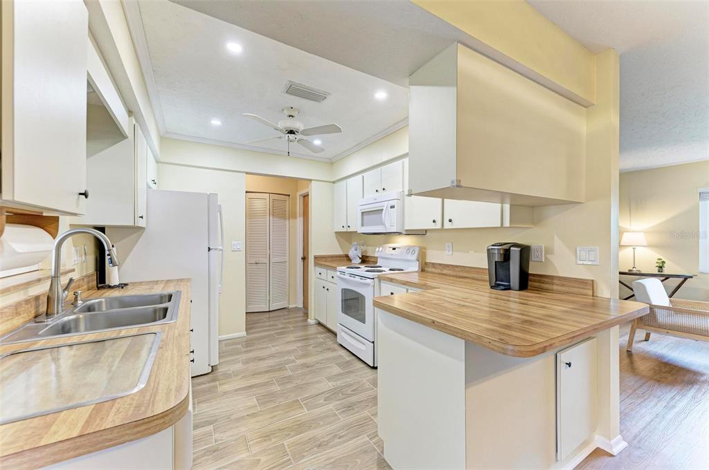 1640 Saturn Road Venice, FL 34293 - Photo 12 of 79