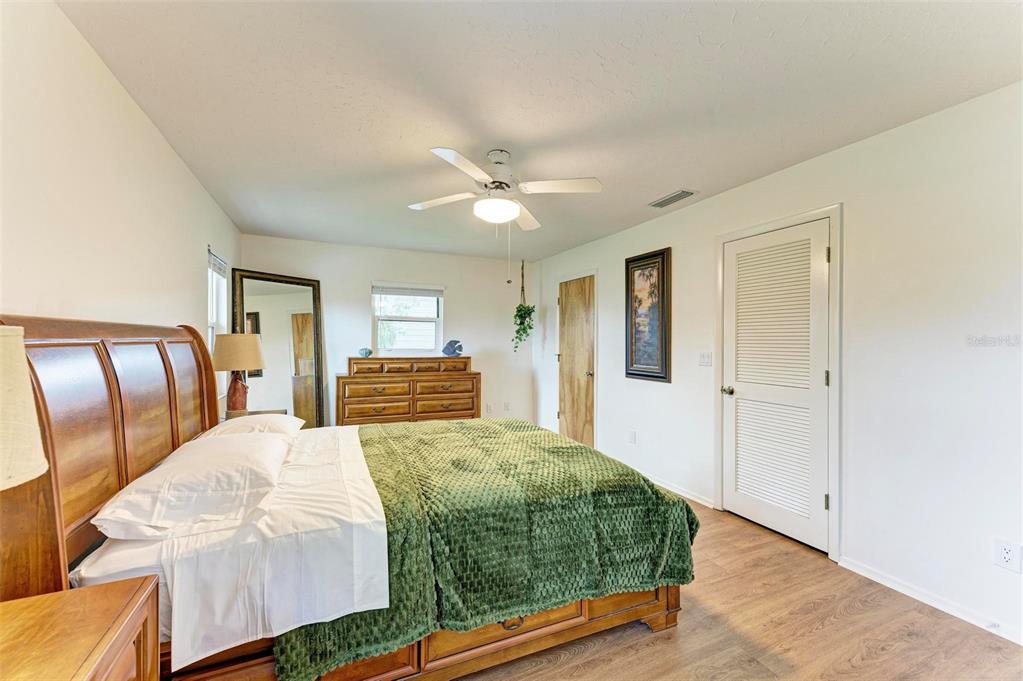 1640 Saturn Road Venice, FL 34293 - Photo 17 of 79