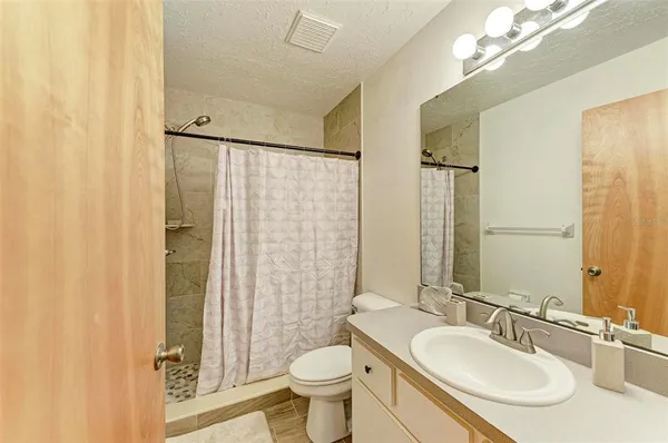 $2,250 | 1640 Saturn Road, Venice, FL 34293