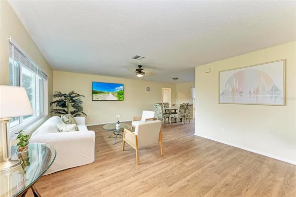 $2,250 | 1640 Saturn Road, Venice, FL 34293