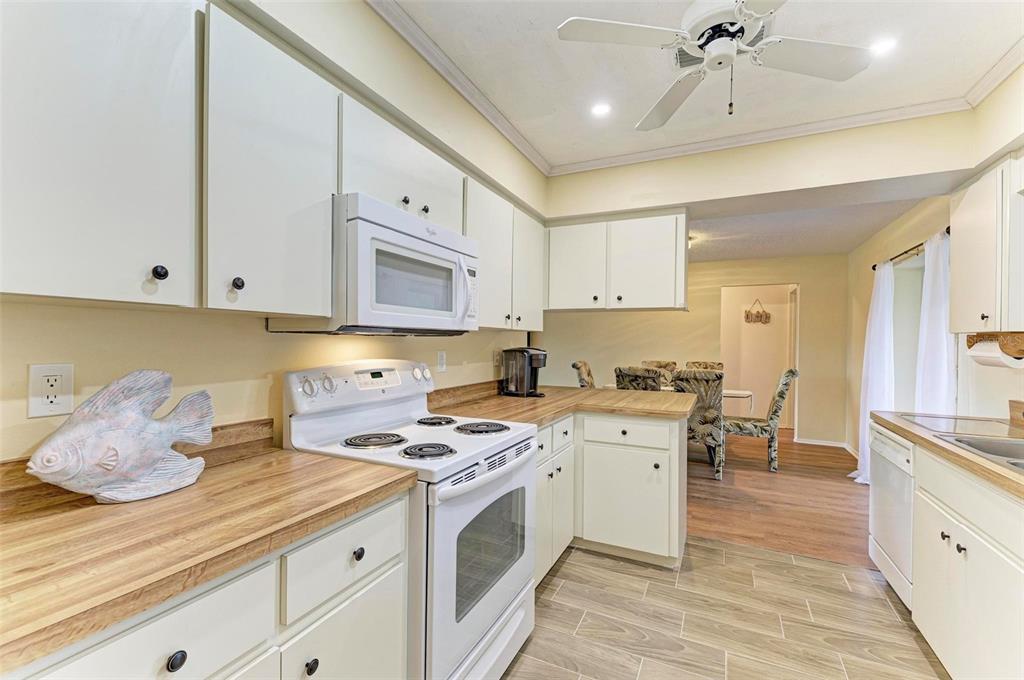 1640 Saturn Road Venice, FL 34293 - Photo 10 of 79