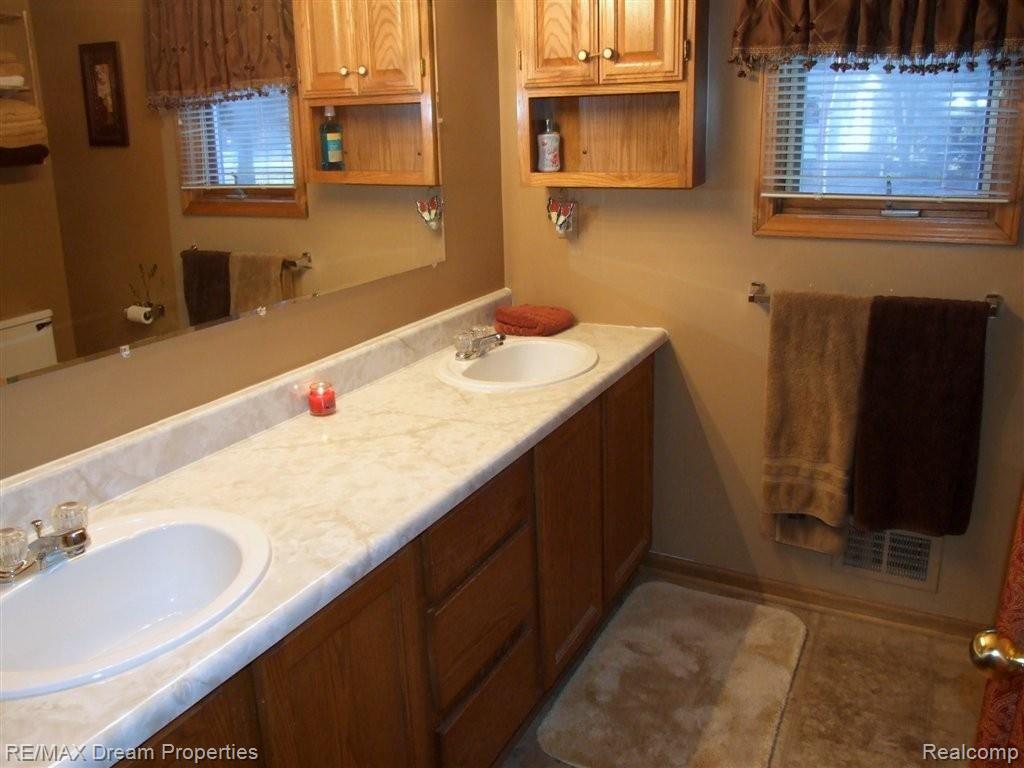16023 Merriman Road Livonia, MI 48154 - Photo 7 of 25 Master Bathroom.JPG