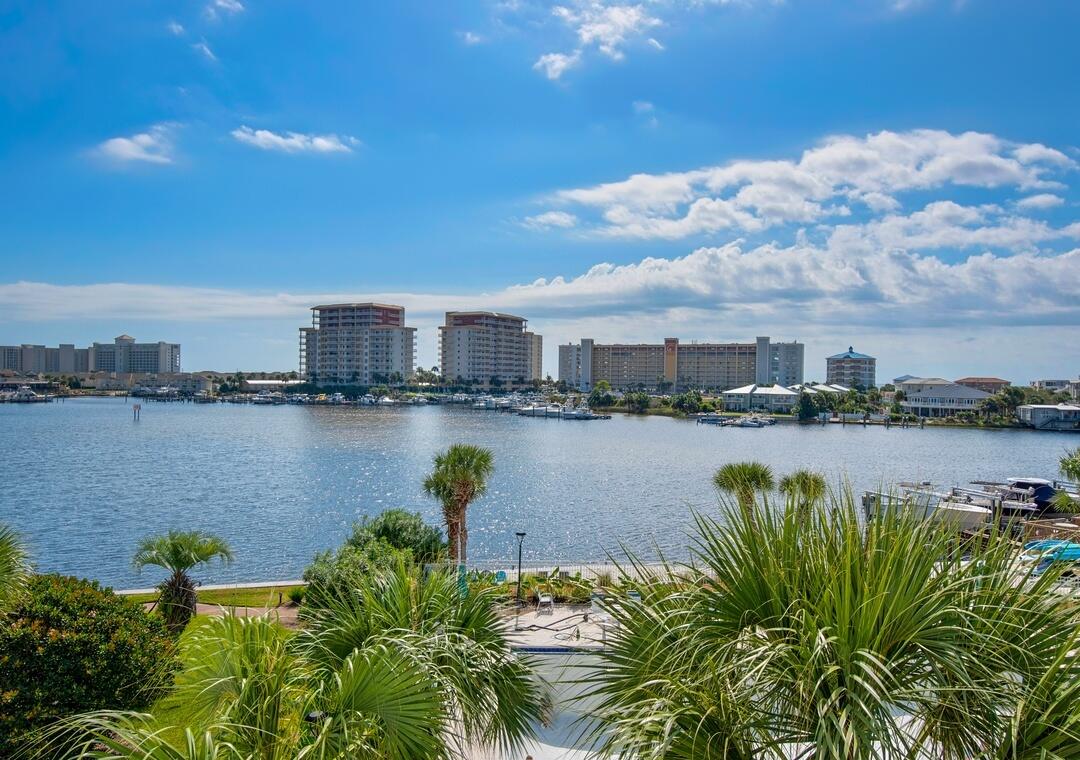 30 Moreno Point Road, Unit 406C Destin, FL 32541 - Photo 22 of 52 8f2656e1-a1b1-4b26-b960-ac313d4c023e