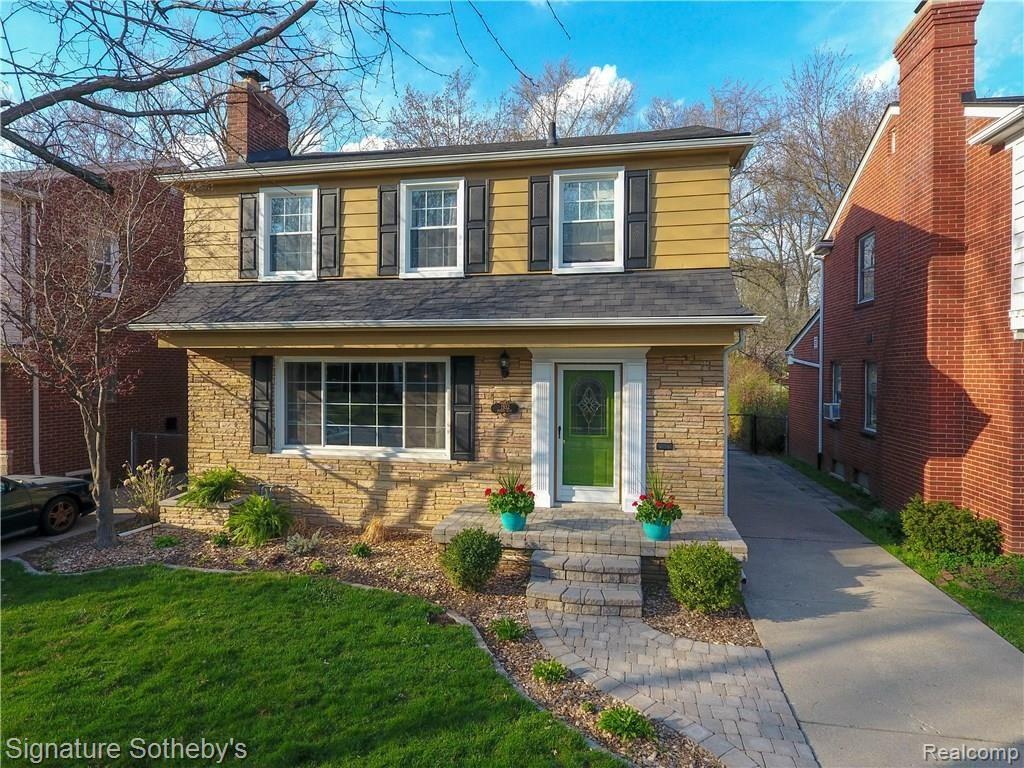 1932 Severn Road Grosse Pointe Woods, MI 48236 - Photo 1 of 24