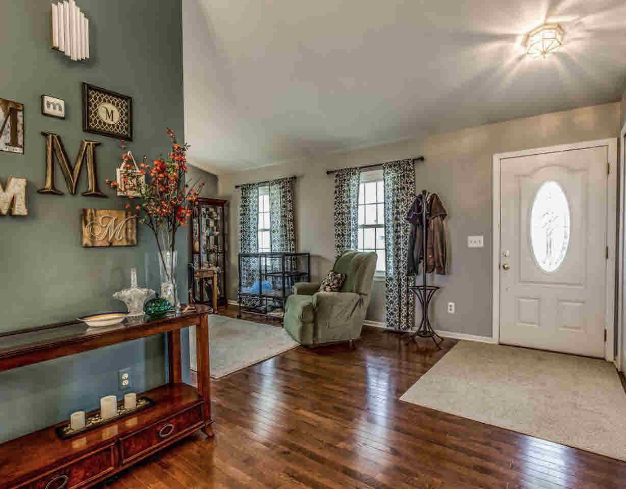 6036 Cook Road Swartz Creek, MI 48473 - Photo 12 of 36 21280056-11.JPG