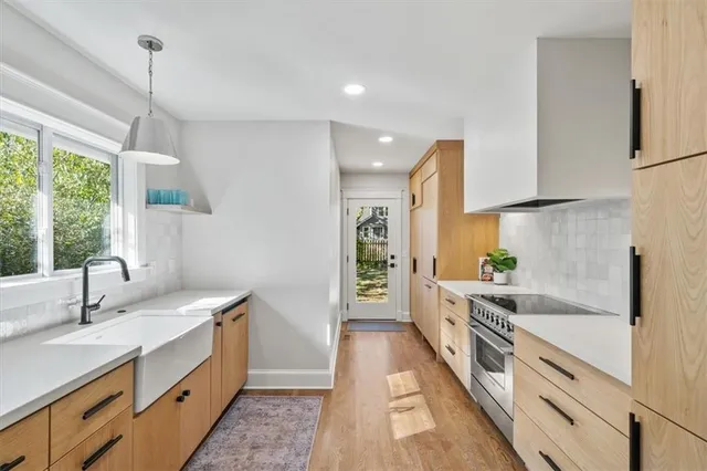 $330,000 | 6034 Kenwood Avenue, Kansas City, MO 64110