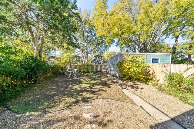 $330,000 | 6034 Kenwood Avenue, Kansas City, MO 64110