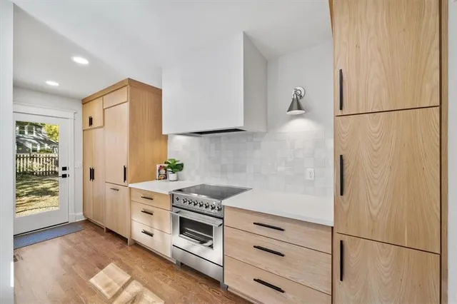 $330,000 | 6034 Kenwood Avenue, Kansas City, MO 64110