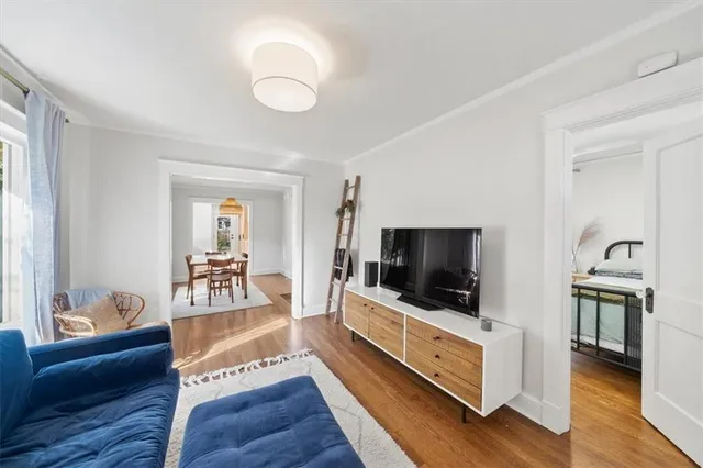 $330,000 | 6034 Kenwood Avenue, Kansas City, MO 64110