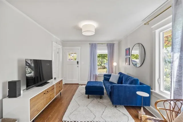 $330,000 | 6034 Kenwood Avenue, Kansas City, MO 64110