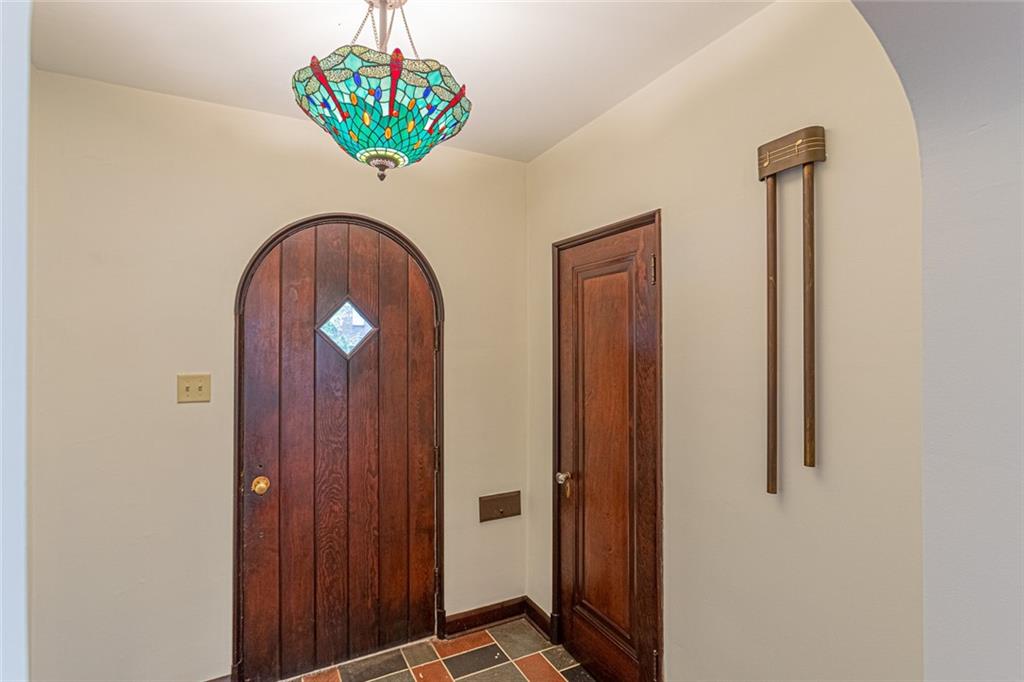 403 Woodside Road Pittsburgh, PA 15221 - Photo 3 of 25 Gallery Image 3