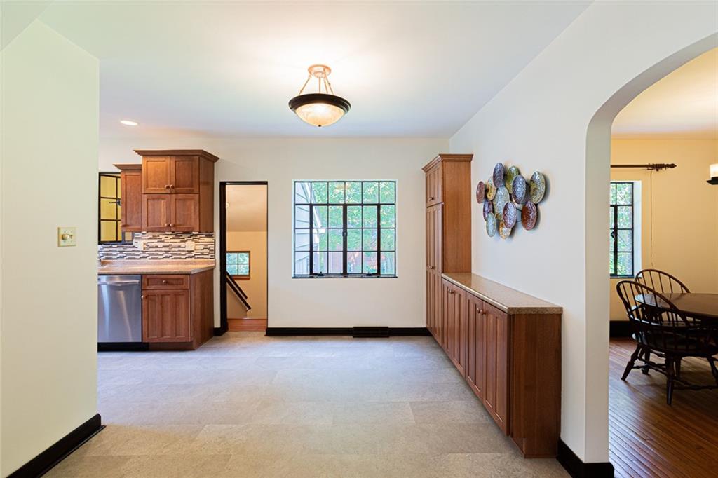 403 Woodside Road Pittsburgh, PA 15221 - Photo 7 of 25 Gallery Image 7
