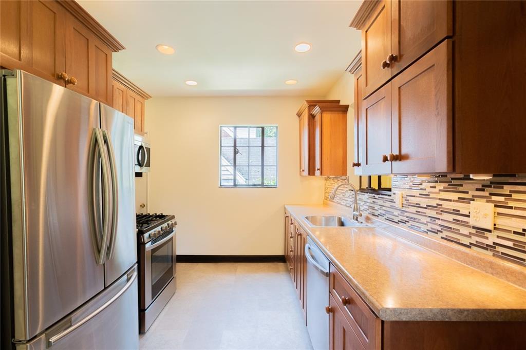403 Woodside Road Pittsburgh, PA 15221 - Photo 10 of 25 Gallery Image 10