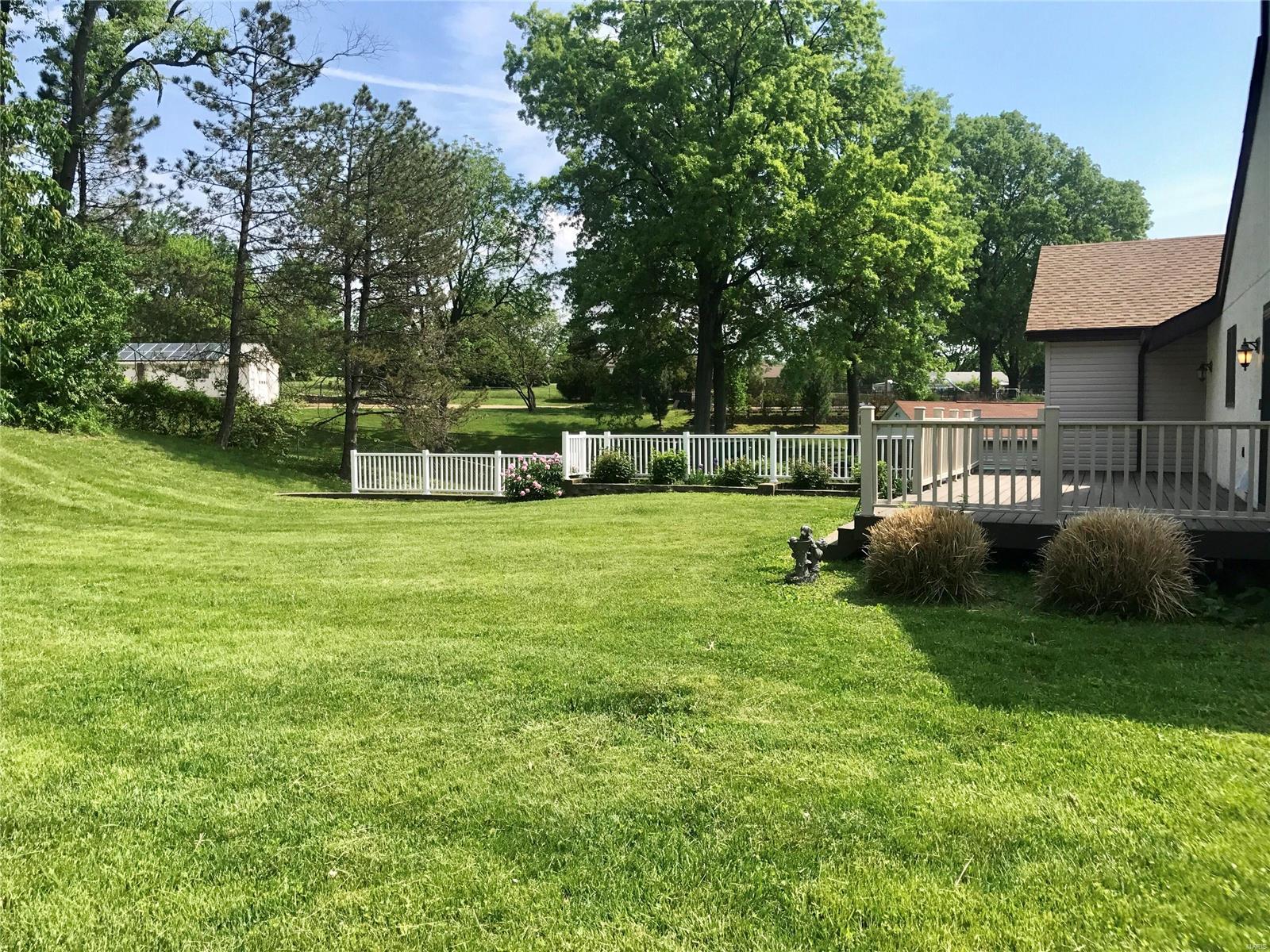 4133 Ringer Road St. Louis, MO 63129 - Photo 3 of 35 Gallery Image 3