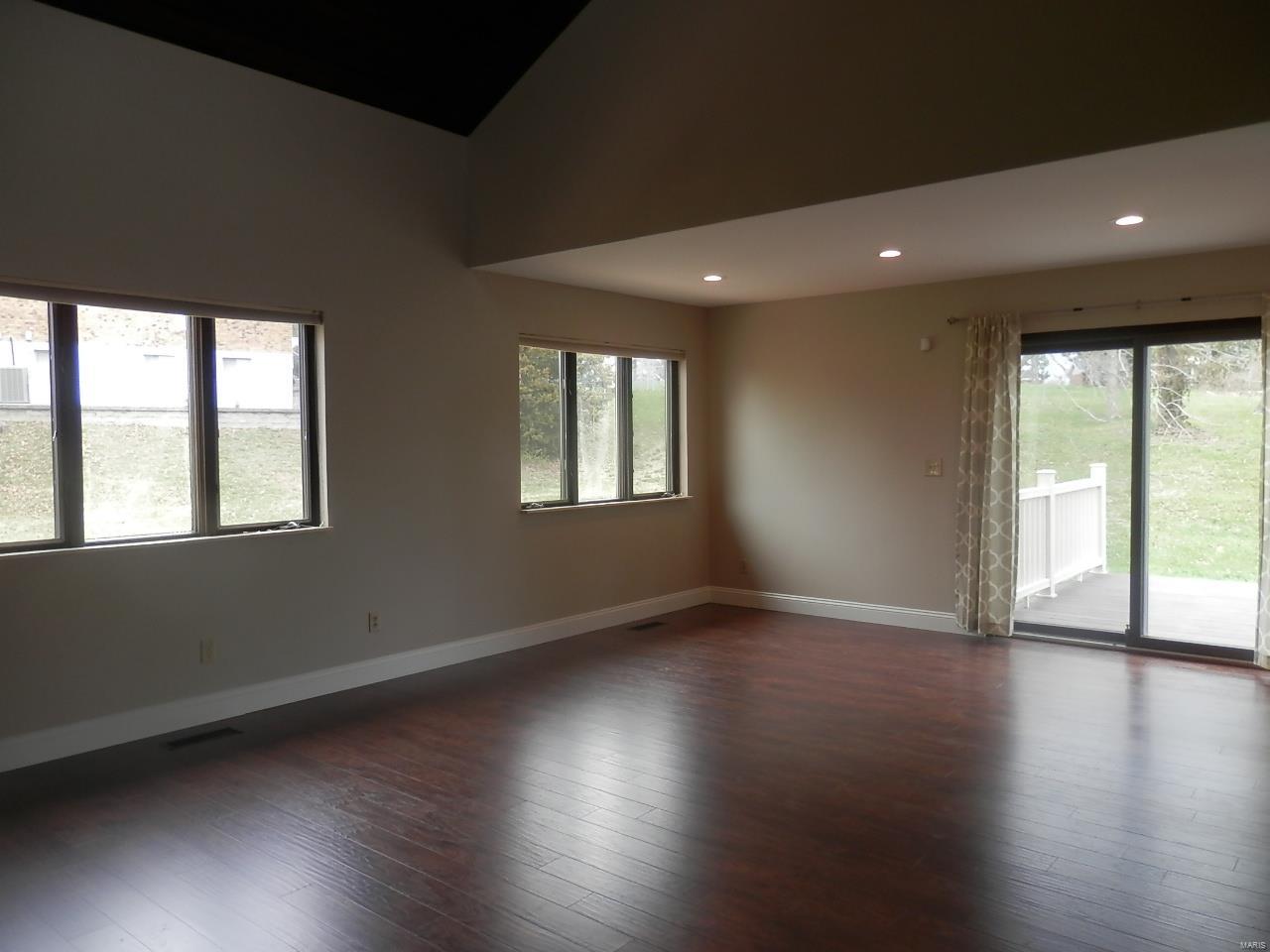 4133 Ringer Road St. Louis, MO 63129 - Photo 5 of 35 Gallery Image 5