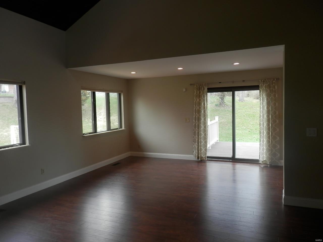 4133 Ringer Road St. Louis, MO 63129 - Photo 7 of 35 Gallery Image 7