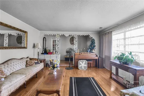 $599,900 | 5021 Augusta Road, Garden City, GA 31408