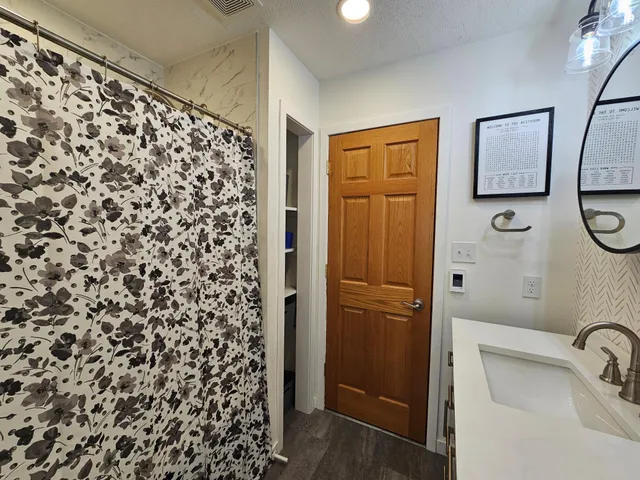 $325,000 | 804 6th Avenue Southeast, Pipestone, MN 56164