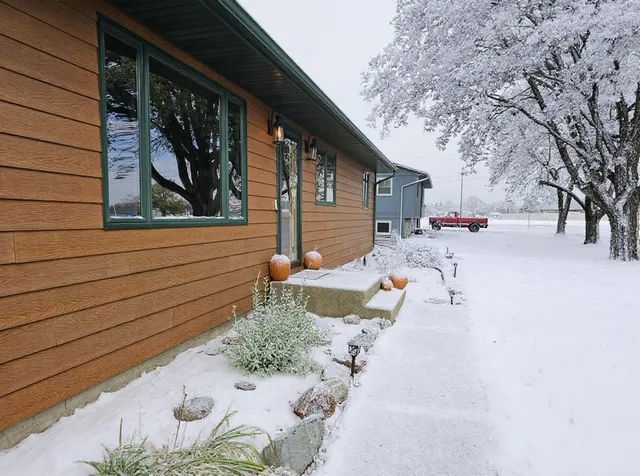 $325,000 | 804 6th Avenue Southeast, Pipestone, MN 56164