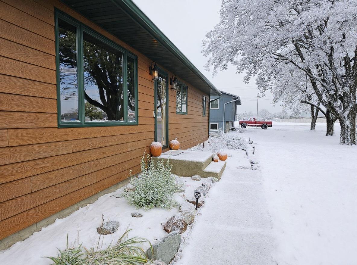 804 6th Avenue Southeast Pipestone, MN 56164 - Photo 2 of 44