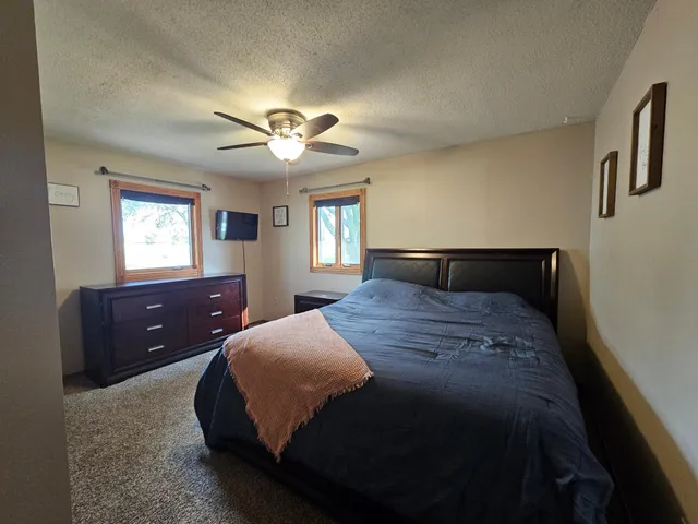 $325,000 | 804 6th Avenue Southeast, Pipestone, MN 56164