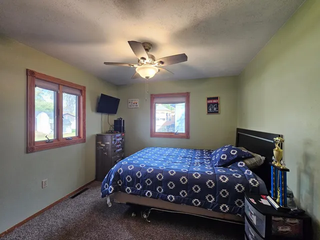 $325,000 | 804 6th Avenue Southeast, Pipestone, MN 56164