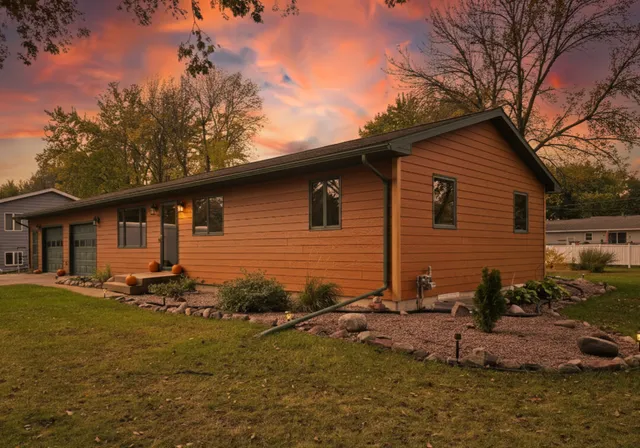 $319,500 | 804 6th Avenue Southeast, Pipestone, MN 56164