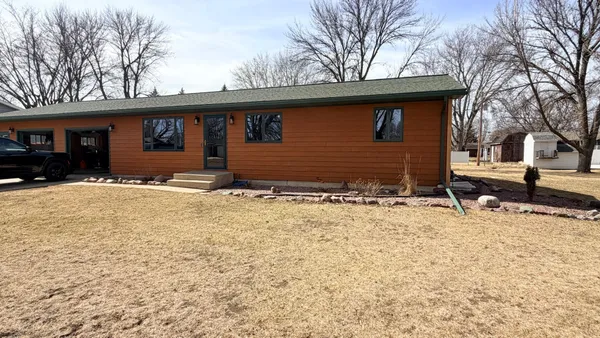 $315,500 | 804 6th Avenue Southeast, Pipestone, MN 56164