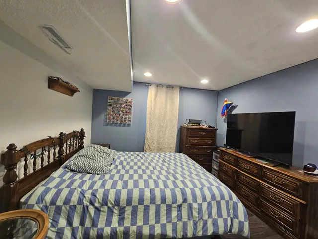 $325,000 | 804 6th Avenue Southeast, Pipestone, MN 56164