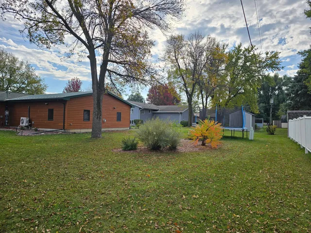 $325,000 | 804 6th Avenue Southeast, Pipestone, MN 56164