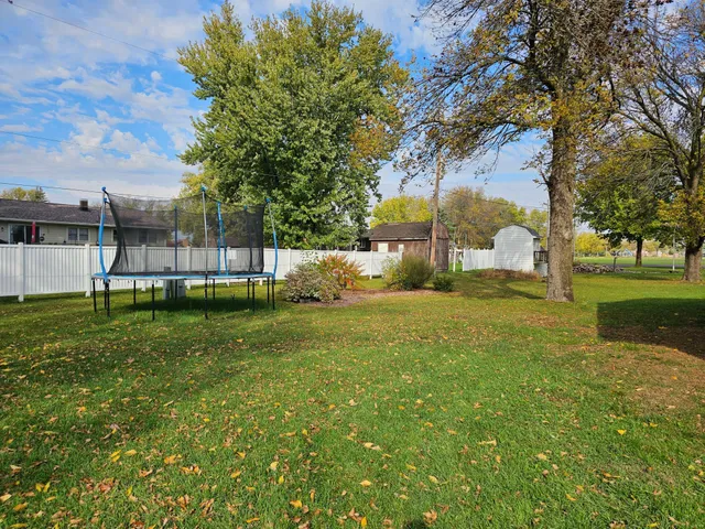 $325,000 | 804 6th Avenue Southeast, Pipestone, MN 56164