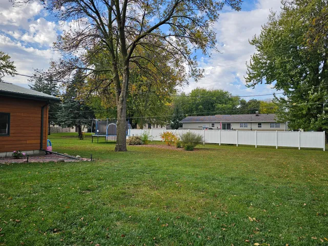 $325,000 | 804 6th Avenue Southeast, Pipestone, MN 56164