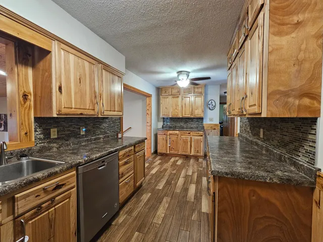 $325,000 | 804 6th Avenue Southeast, Pipestone, MN 56164