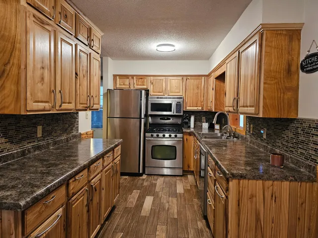 $325,000 | 804 6th Avenue Southeast, Pipestone, MN 56164