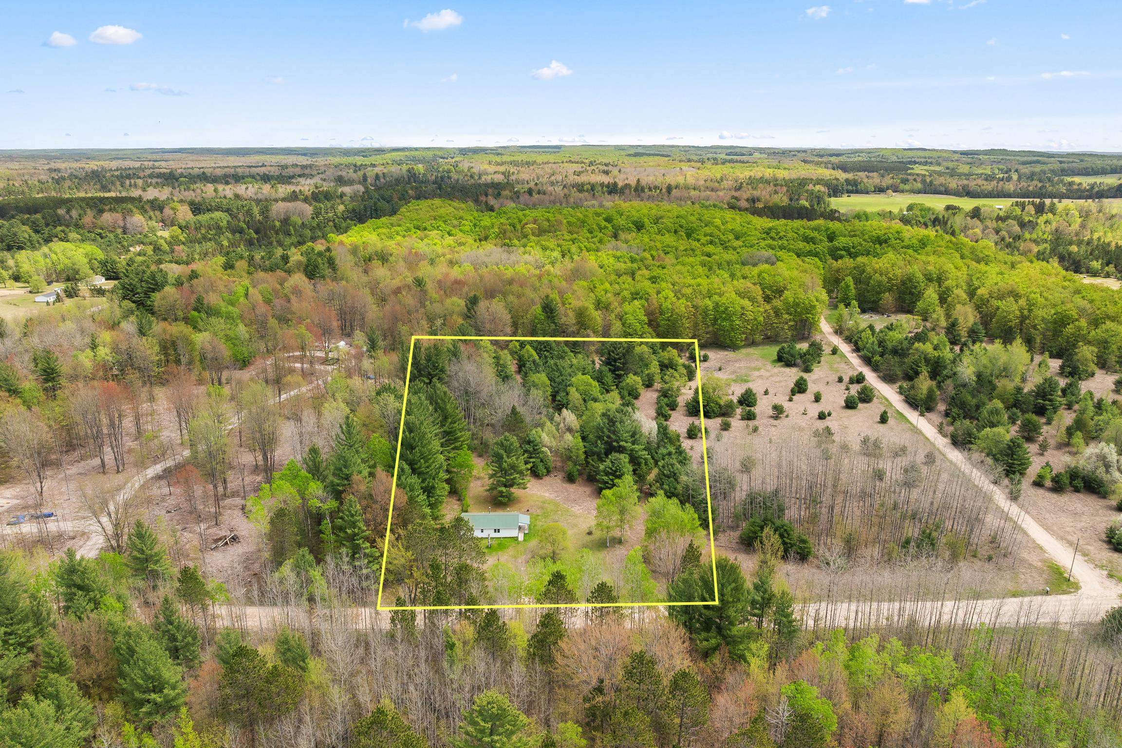 3357 Raymo Road South Boardman, MI 49680 - Photo 3 of 29