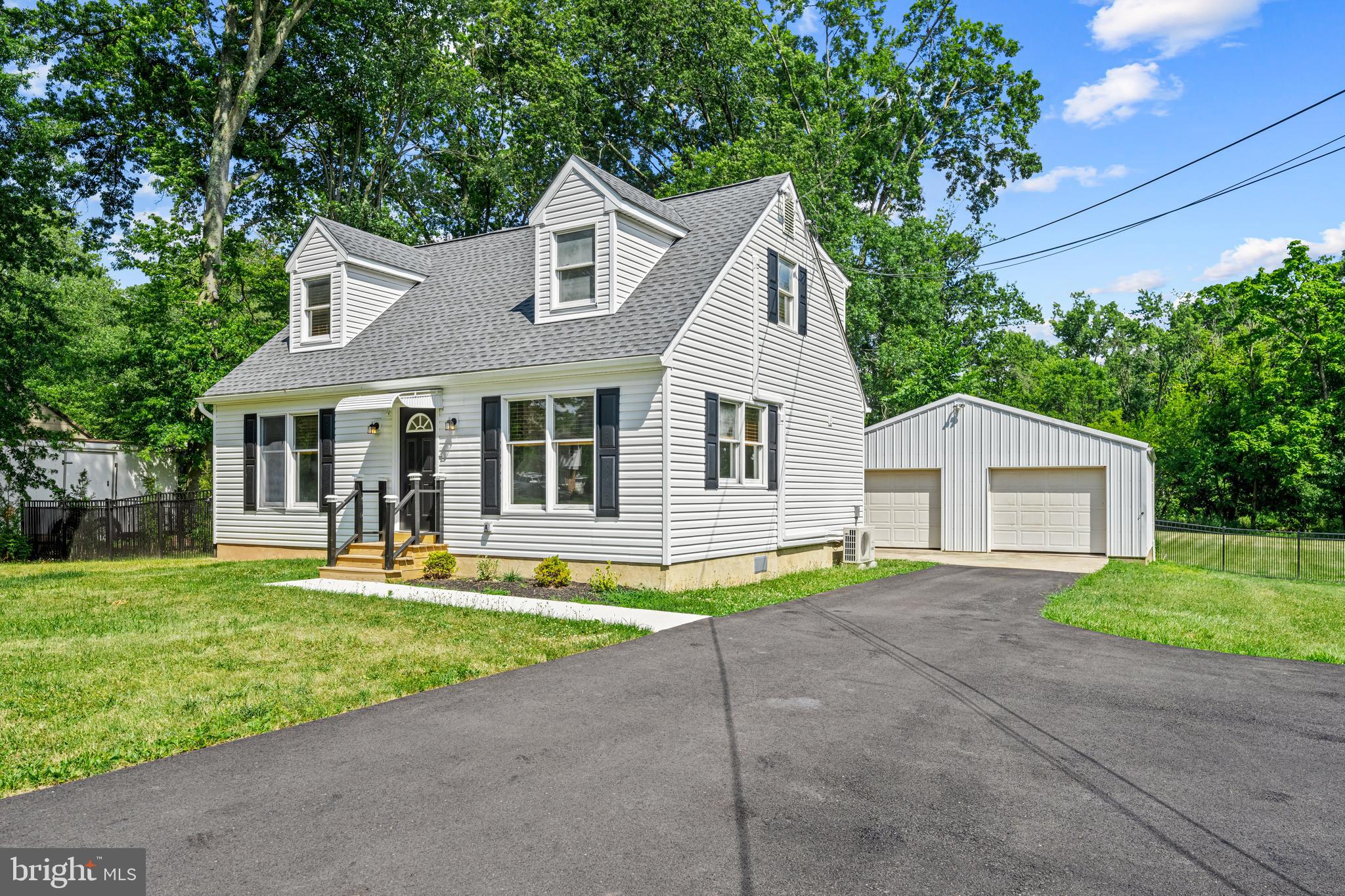 2247 Line Lexington Road Hatfield, PA 19440 - Photo 4 of 40 Gallery Image 4