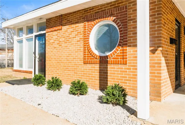 $159,900 | 7331 Wayne Avenue, University City, MO 63130
