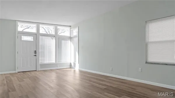 $159,900 | 7331 Wayne Avenue, University City, MO 63130